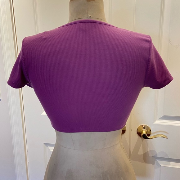 Front twist detail tshirt - Picture 2 of 2